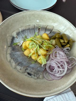 Оселедець з бейбі картоплею