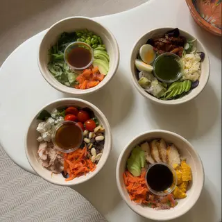 MENÚ COMPLETO: Ensalada + Entrante + Postre