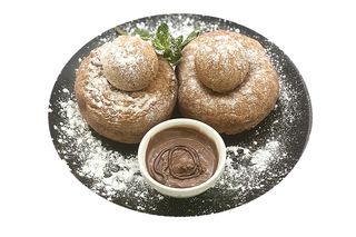 Papanasi cu crema de cacao