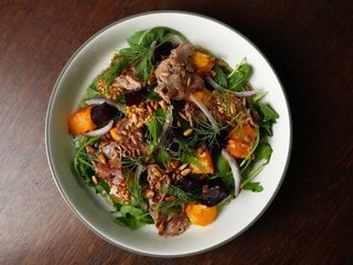 Салат із телятиною та запеченими овочами (220g)