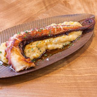 Pulpo Brasa Con Papa Pimentonada