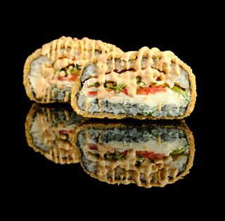 Суші-бургер із креветкою