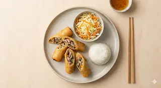 Sajgonki z surówką i z ryżem 400g