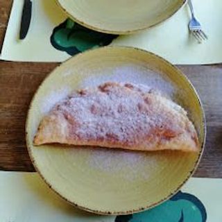 Чебурек з бананом та морозивом (1шт)