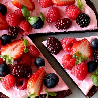 PIZZA DE FRUTOS VERMELHOS medio