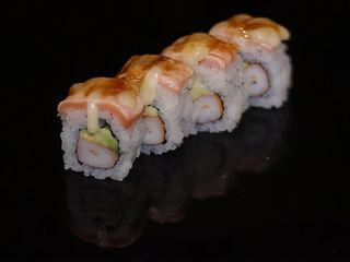 124. Uramaki Surimi Caramelizado (8 Uds.)