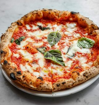 Mini Pizza Marguerite + Orangina