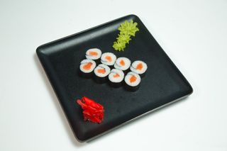 Сяке маки с семгой (200г)