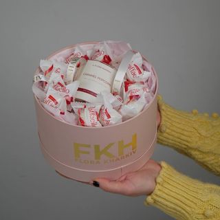 Подарунковий бокс (свічка+цукерки)