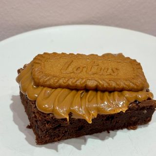 Brownie gourmet lotus casero 