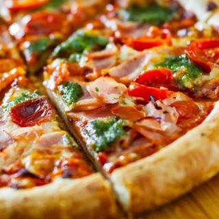 Pizza Campesina con Salsa Al Pesto (26 Cm.)