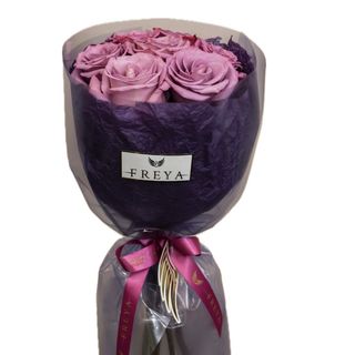 buchet 7 trandafiri Moody Blue