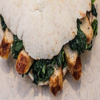 SALTIMBOCCA SALSICCIA  BROCCOLI SCAMORZA AFFUMICATA E SALSA A SCELTA