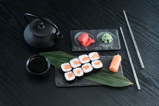 Մակի սաղմոնով  8 կտոր