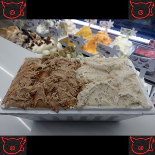 Barqueta De helado (1 litro) Escoge 1 - 2 ó 3 sabores - Regalo de 6 mini conos de galleta premium.