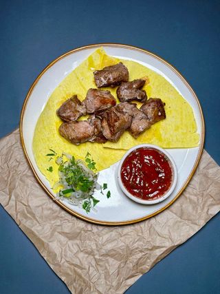 Шашлик зі свинячої шиї 300/50г