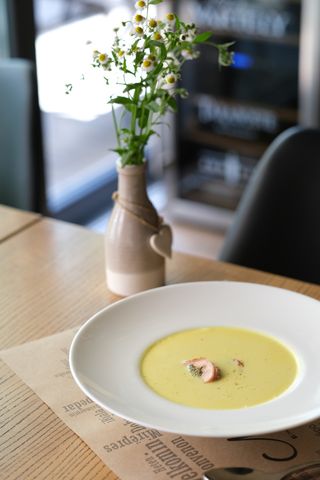 Supă de șofran cu pui