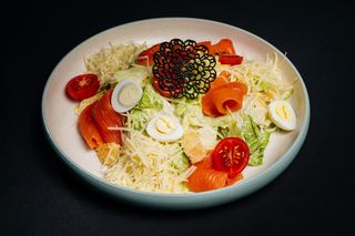 Цезарь с семгой 