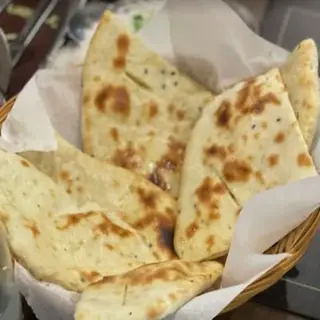Naan con mantequilla