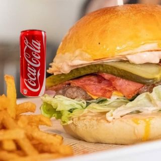 Телешки бургер + Coca-Cola ( 330 ml)