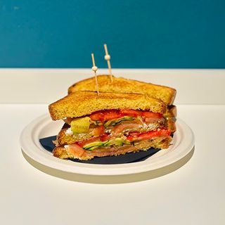 Club sandwich con salmone affumicato