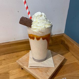 FRAPPE DE SNICKERS
