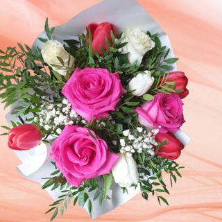 Buchet 5 trandafiri si 4 lalele