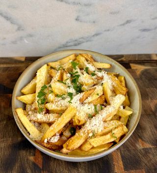 Cartofi prajiti cu Parmezan si Usturoi