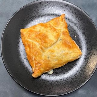 Хачапурі з бринзою та зеленню (200г)