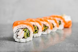 Uramaki Paradise łosoś, krewetka 10 szt.