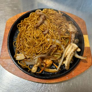 Tallarines A La Tie Ban