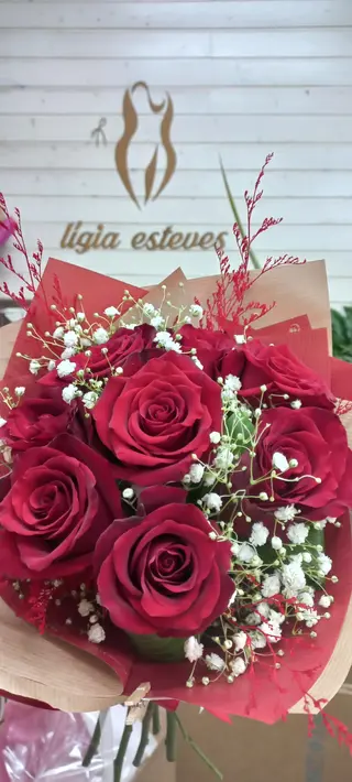 Ramo de 8 Rosas + Verdes