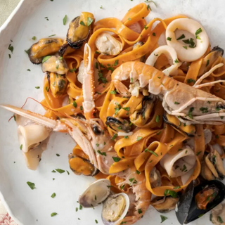 Tagliatelle Hechas A Mano Con Frutos Del Mar