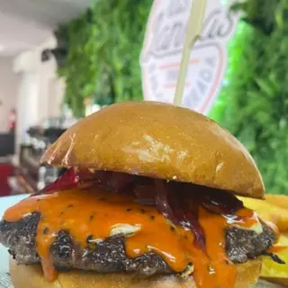 EMMY LOVE BURGER_
