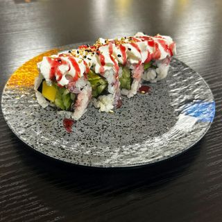 107.URAMAKI DE MANGO,AGUACATE Y PEPINO 