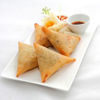80. Samosas De Curry (8 unds )