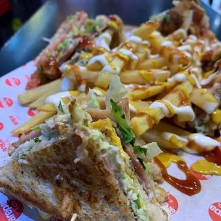 Sándwich Club House