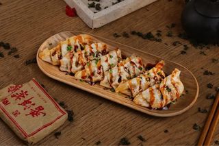 Pierożki Gyoza z kurczakiem i warzywami (6 szt.)