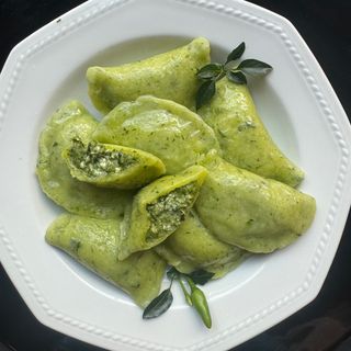 Pierogi ze szpinakiem 8 sztuk 