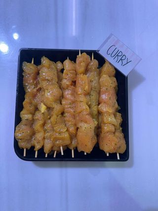 Pinchos de pollo certificado CURRY (500 g)