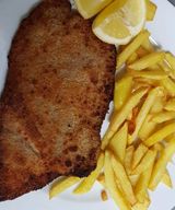 Milanesa con patatas fritas 