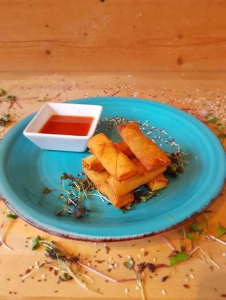 Proljetne rolice sa slatko-ljutim umakom