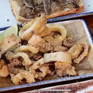 Calamar de Formentera a la andaluza con mayonesa cítrica