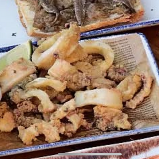 Calamar de Formentera a la andaluza con mayonesa cítrica