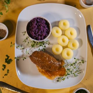 Rolada wołowa z kluskami