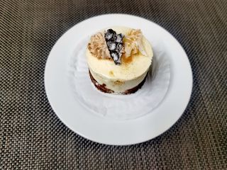 Brownie con nueces y coco