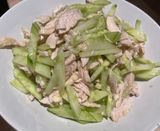 11. Салата пилешки специалитет (400г)