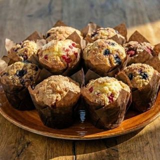 Muffin z sezonowymi owocami