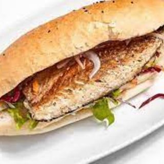 Сандвич с филе от скумрия (250 гр.)