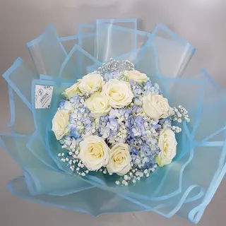 Buchet blue sky